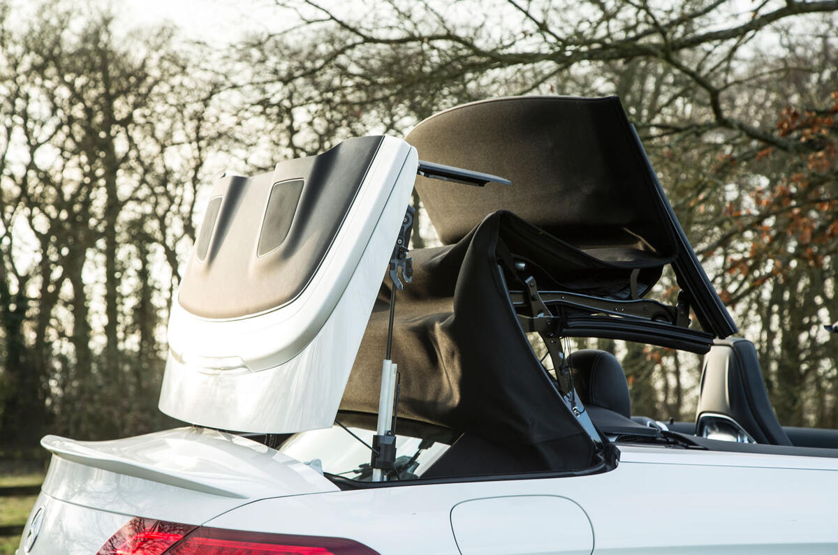 Mercedes-AMG C 63 Cabriolet roof opening