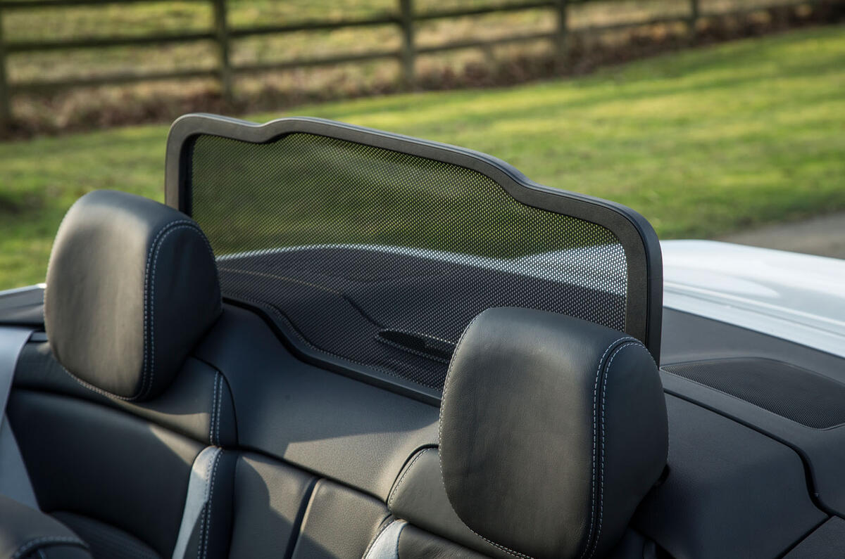 Mercedes-AMG C 63 Cabriolet wind deflector
