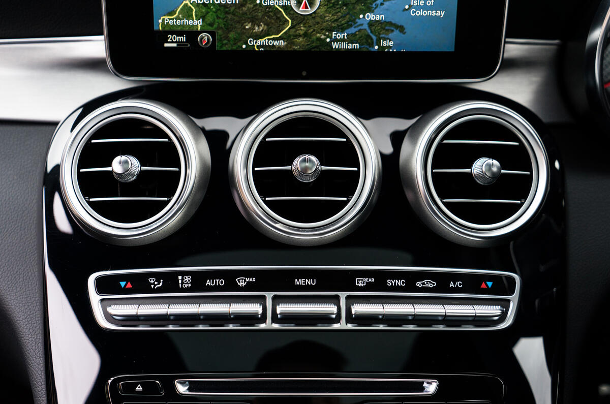 Mercedes-AMG C 63 centre console