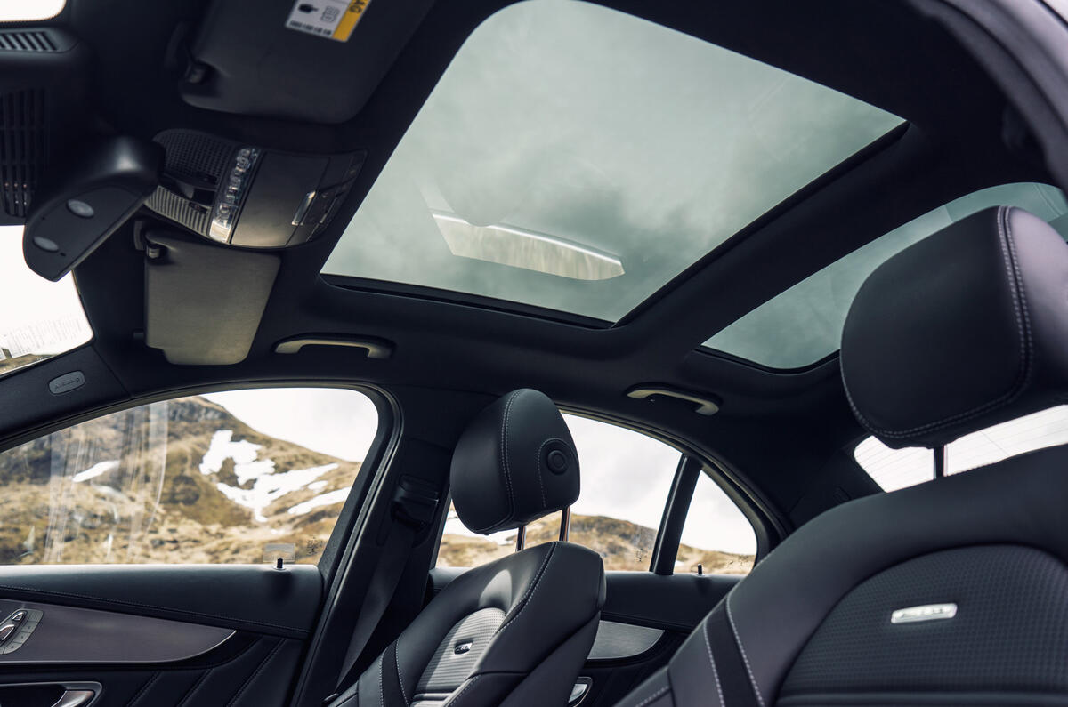 Mercedes-AMG C 63 sunroofs