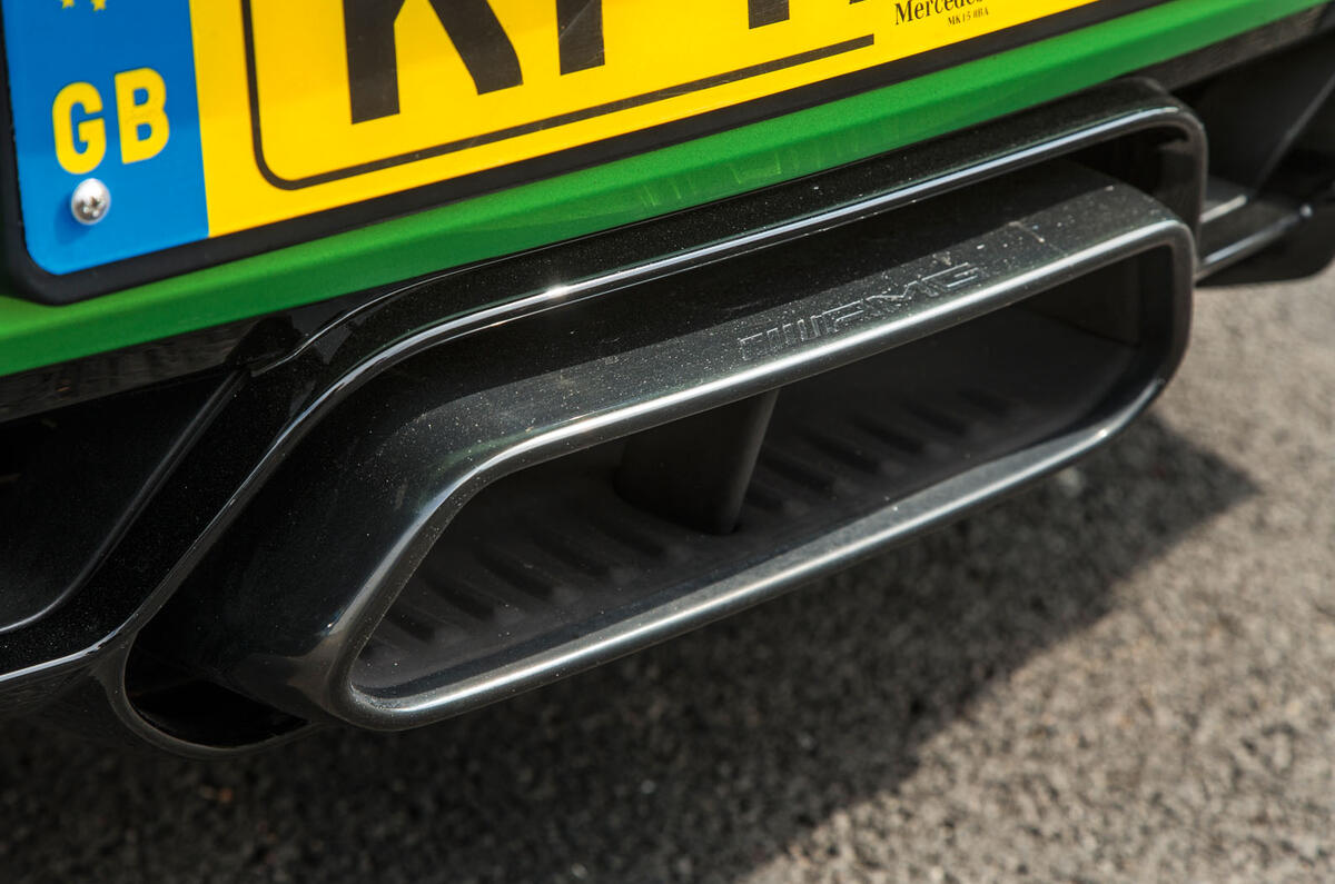 Mercedes-AMG GT R exhaust system