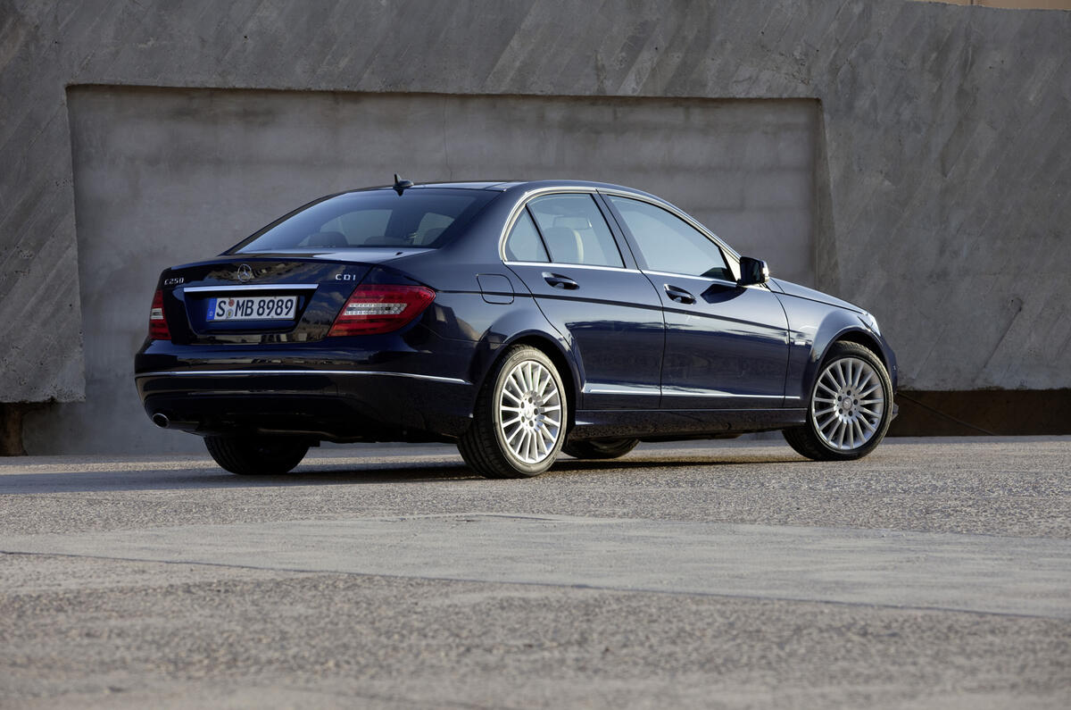Geneva motor show: Merc C-class facelift