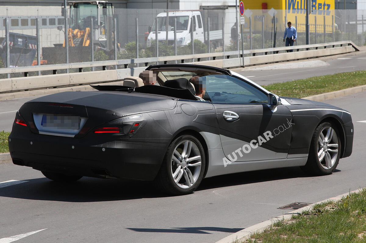 Mercedes SL - latest spy pics
