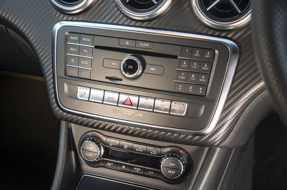 Mercedes-Benz A-Class centre console