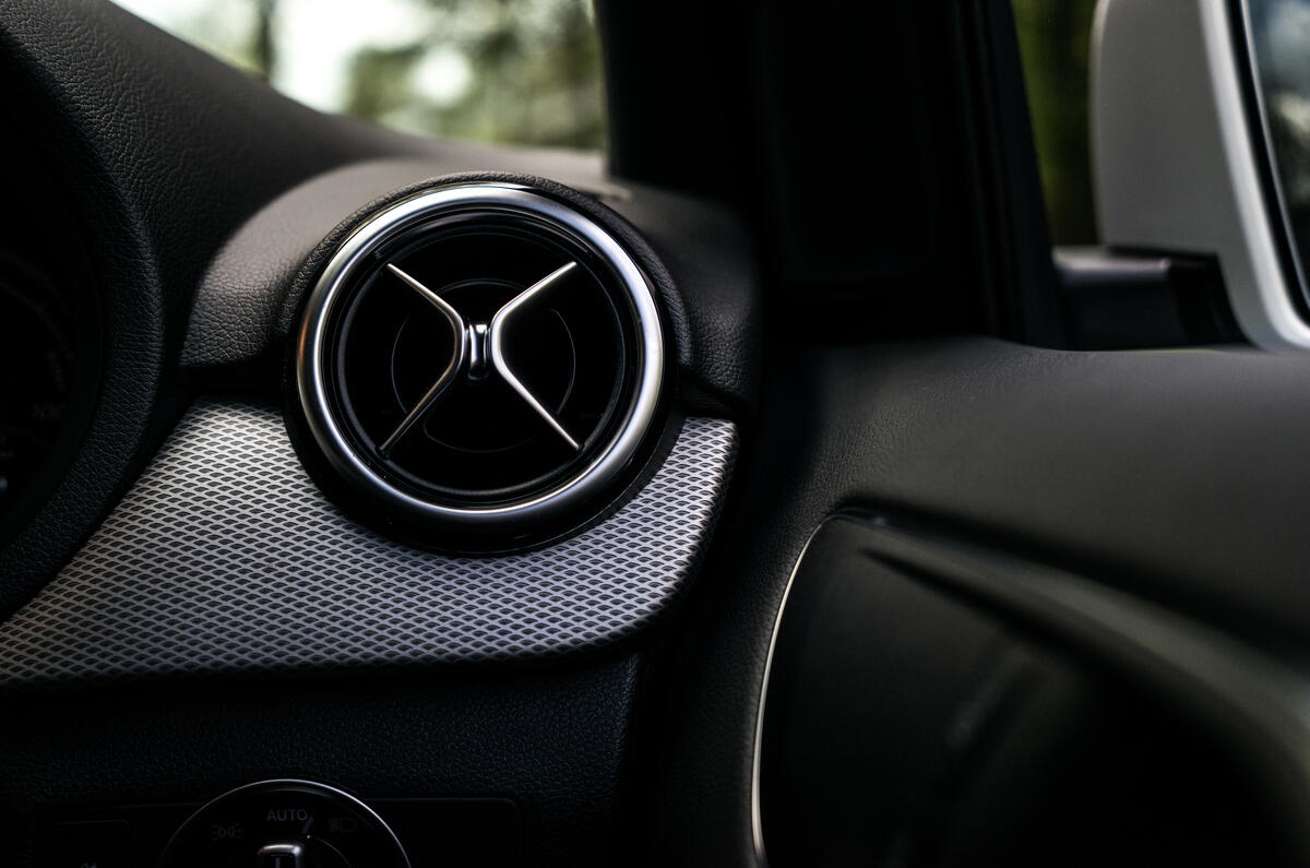 Mercedes-Benz B-Class air vent
