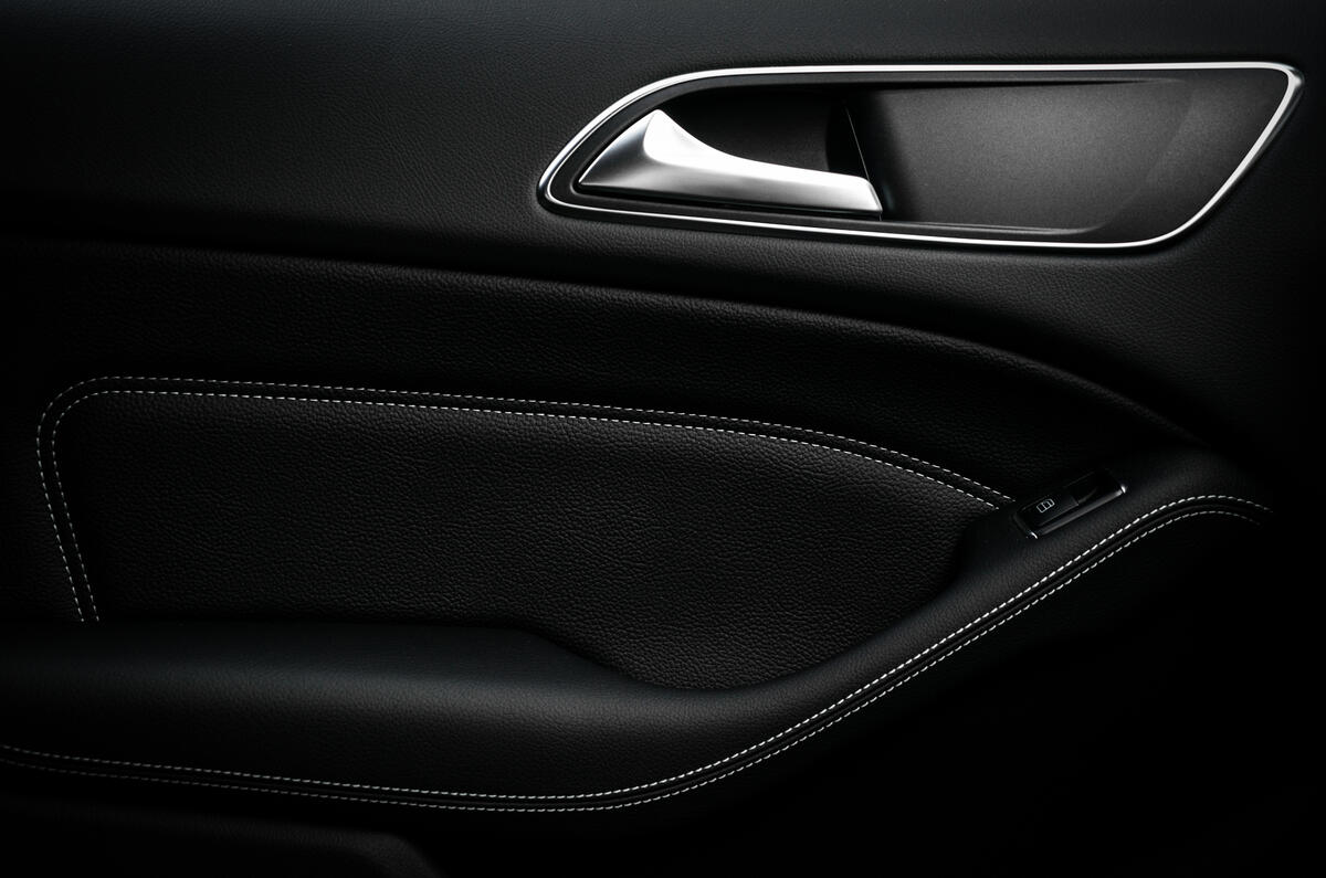 Mercedes-Benz B-Class door card