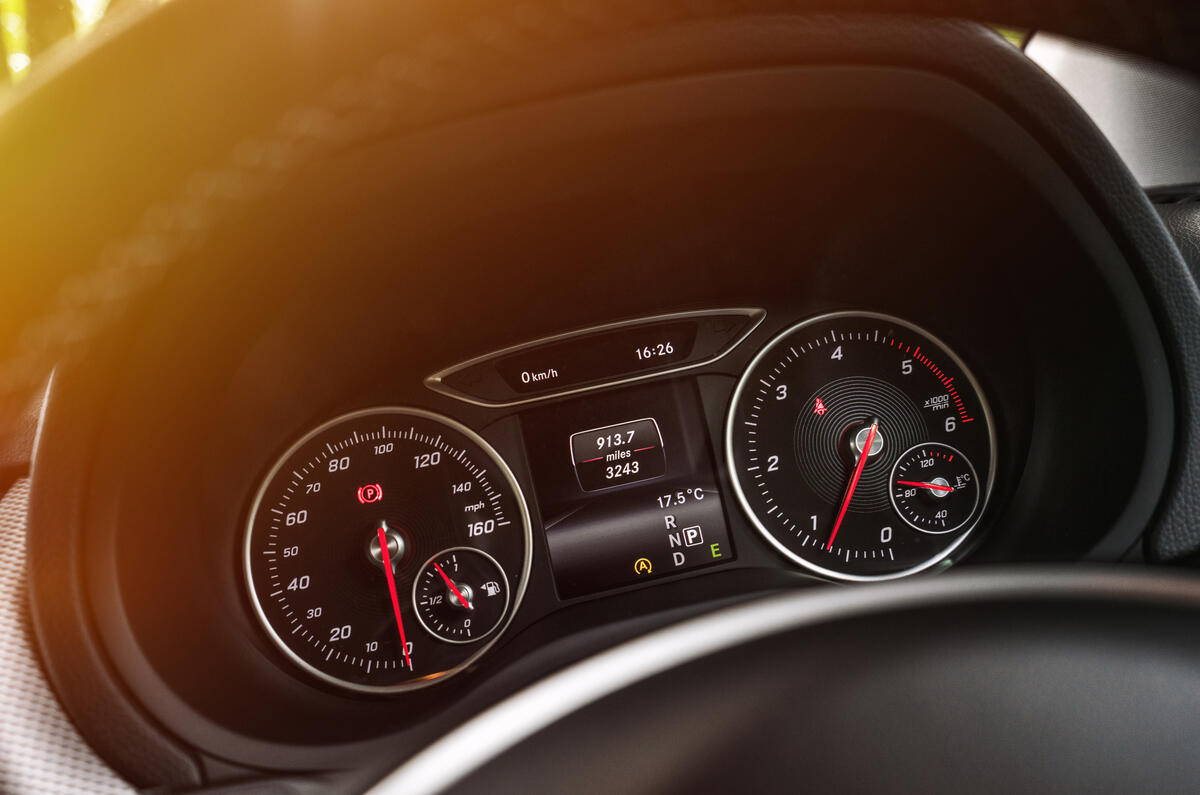 Mercedes-Benz B-Class instrument cluster