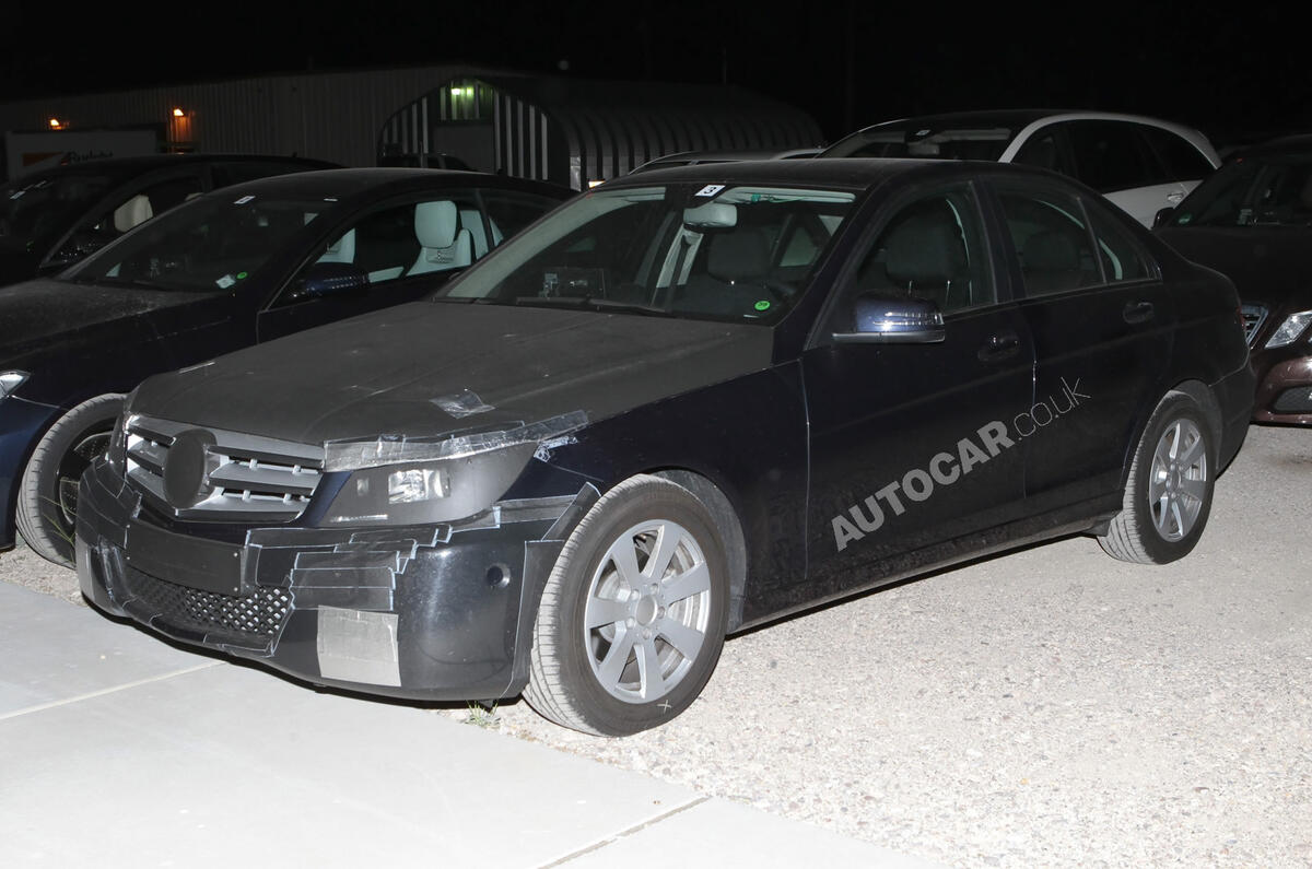 Mercedes C-class facelift: new pics