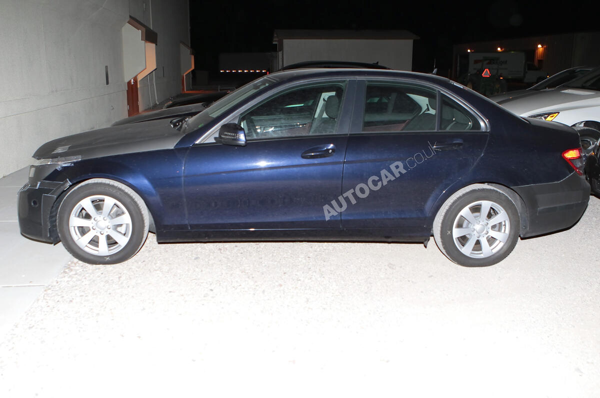 Mercedes C-class facelift: new pics