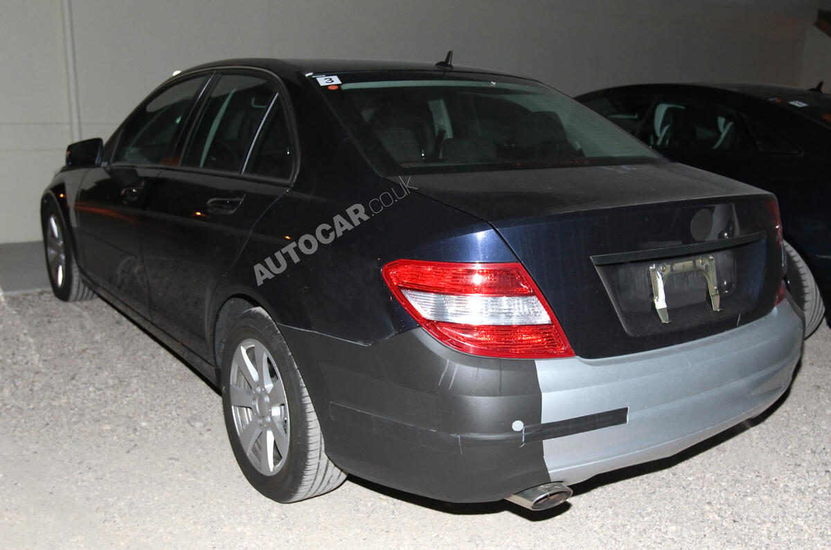 Mercedes C-class facelift: new pics