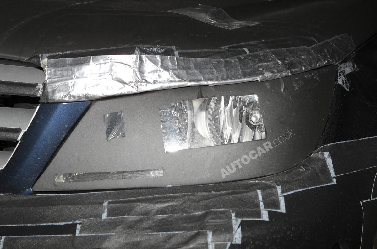 Mercedes C-class facelift: new pics