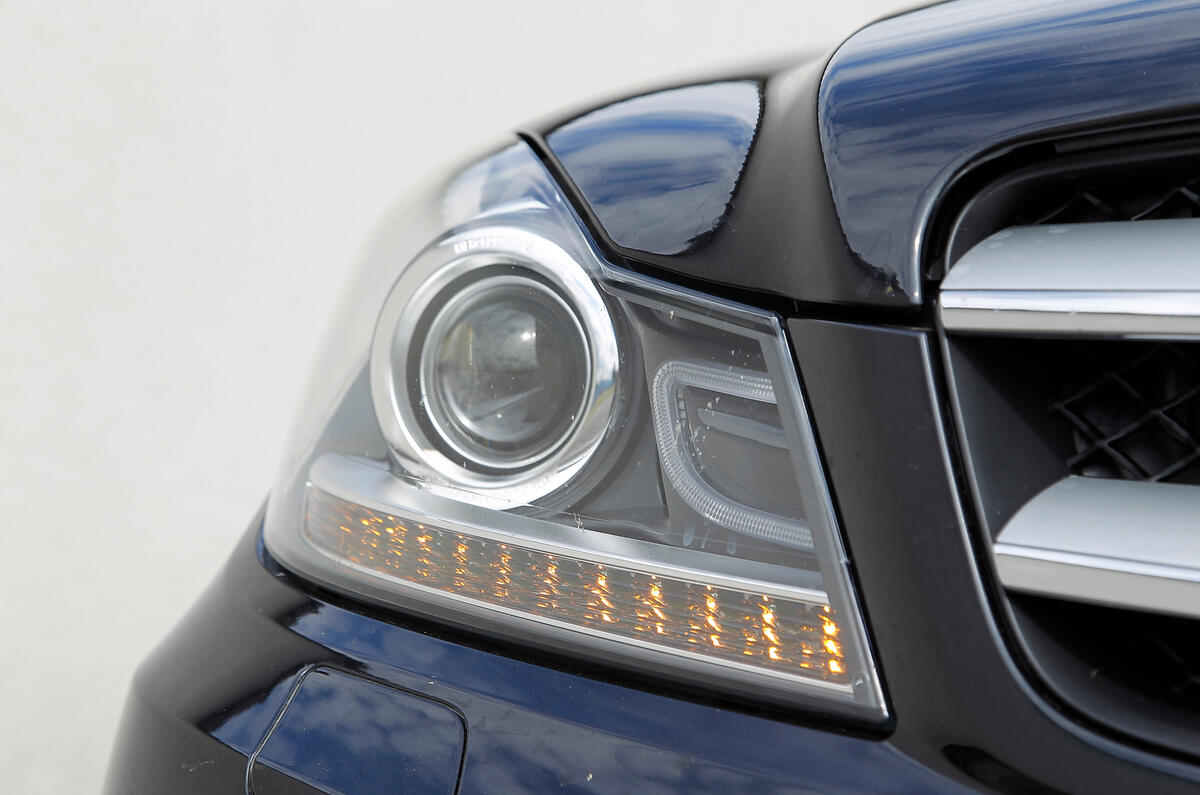 Mercedes-Benz C-Class Coupé xenon headlight