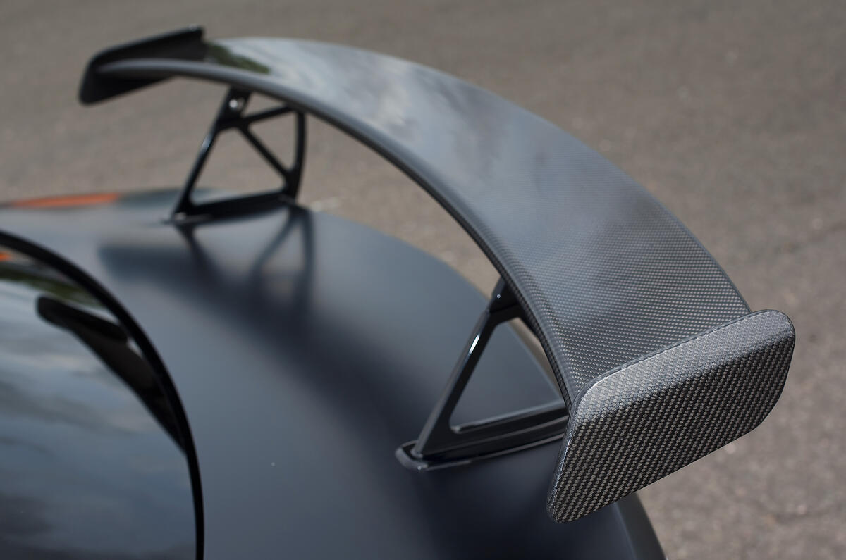 Mercedes-AMG C 63 Coupé rear wing