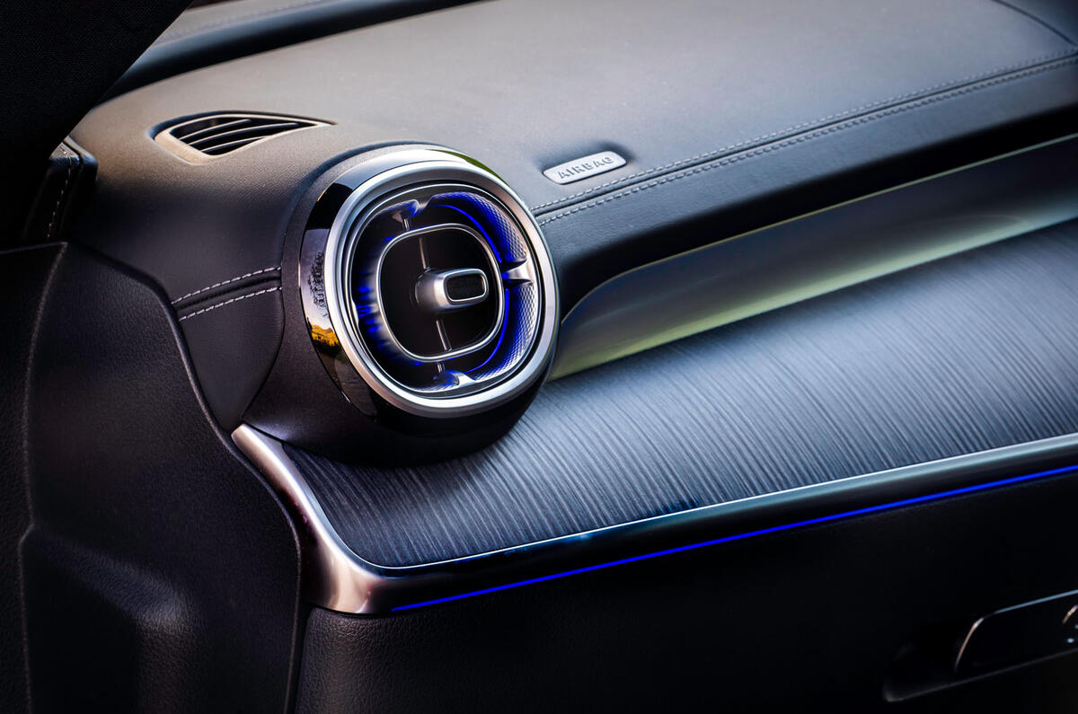mercedes benz cle review 2023 14 vents