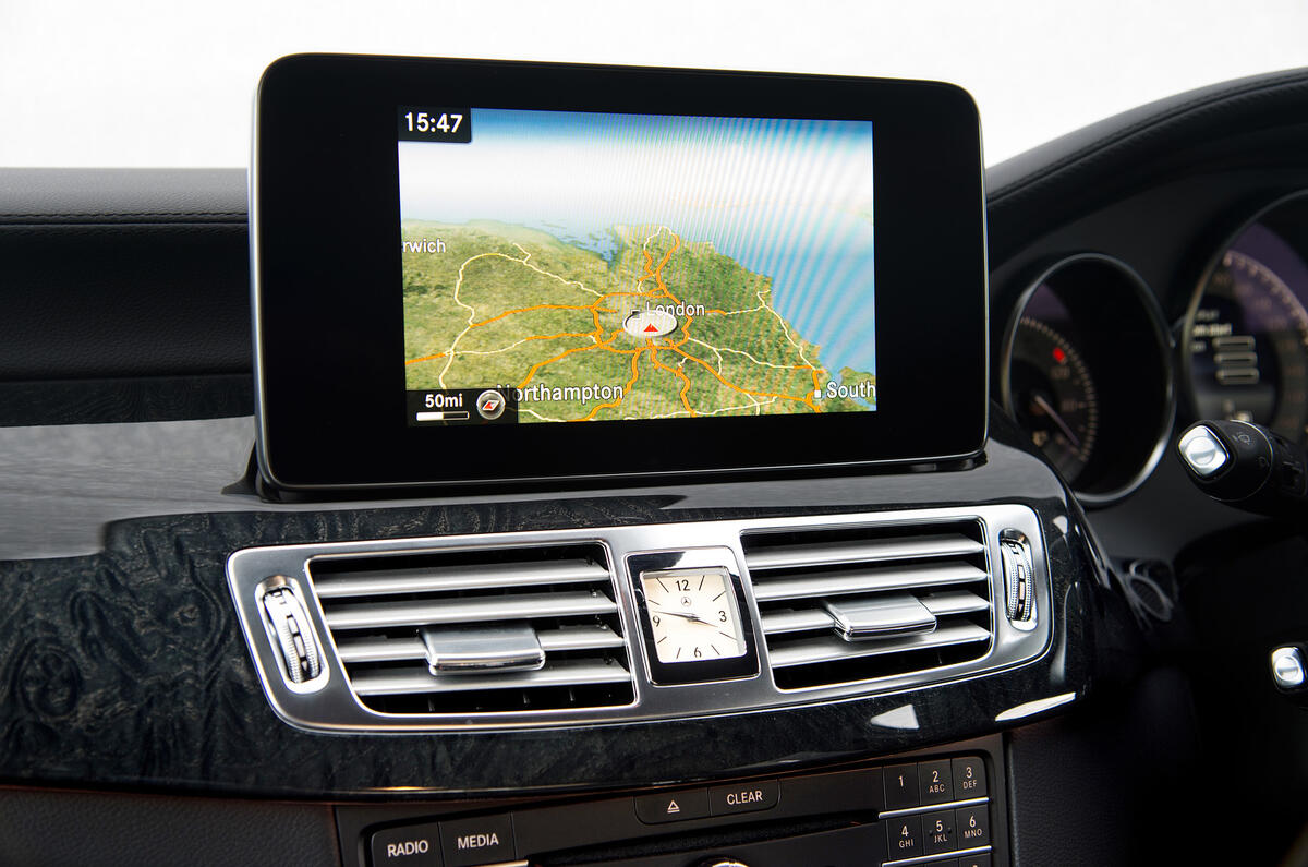 Mercedes-Benz CLS Shooting Brake infotainment system