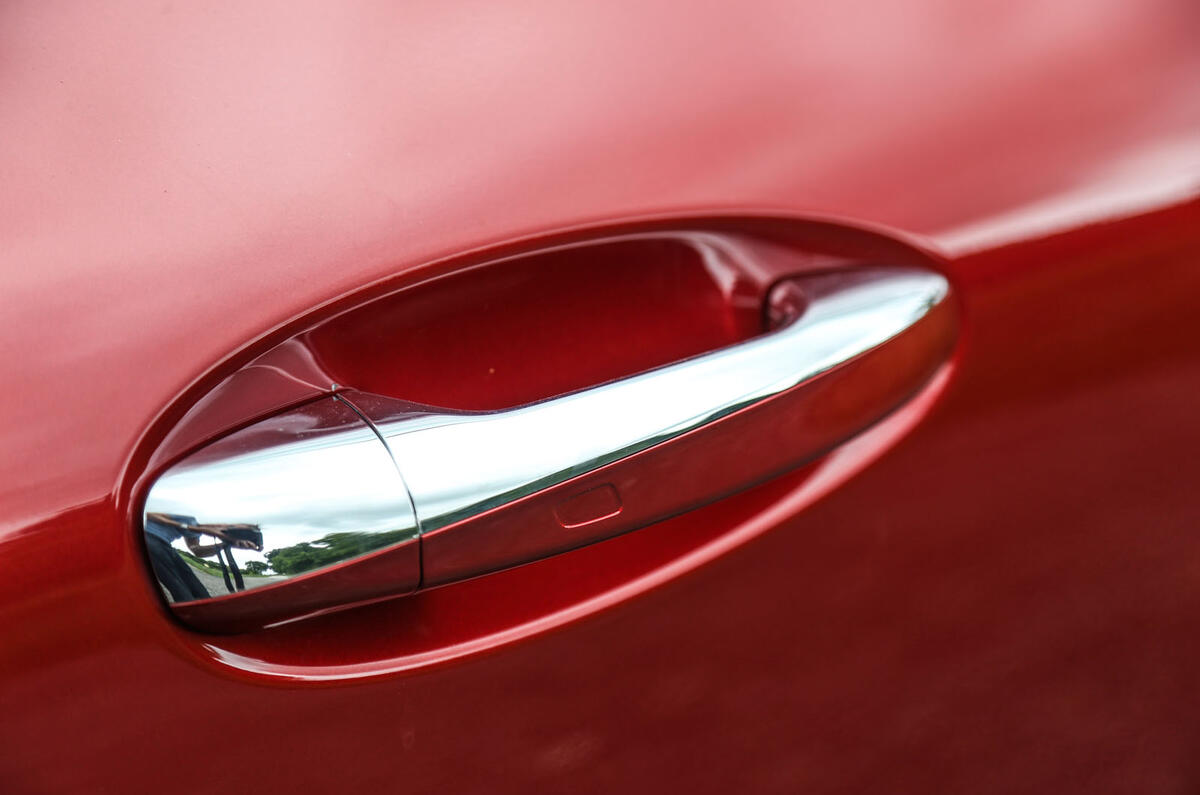 Mercedes-Benz E-Class Coupé door handle