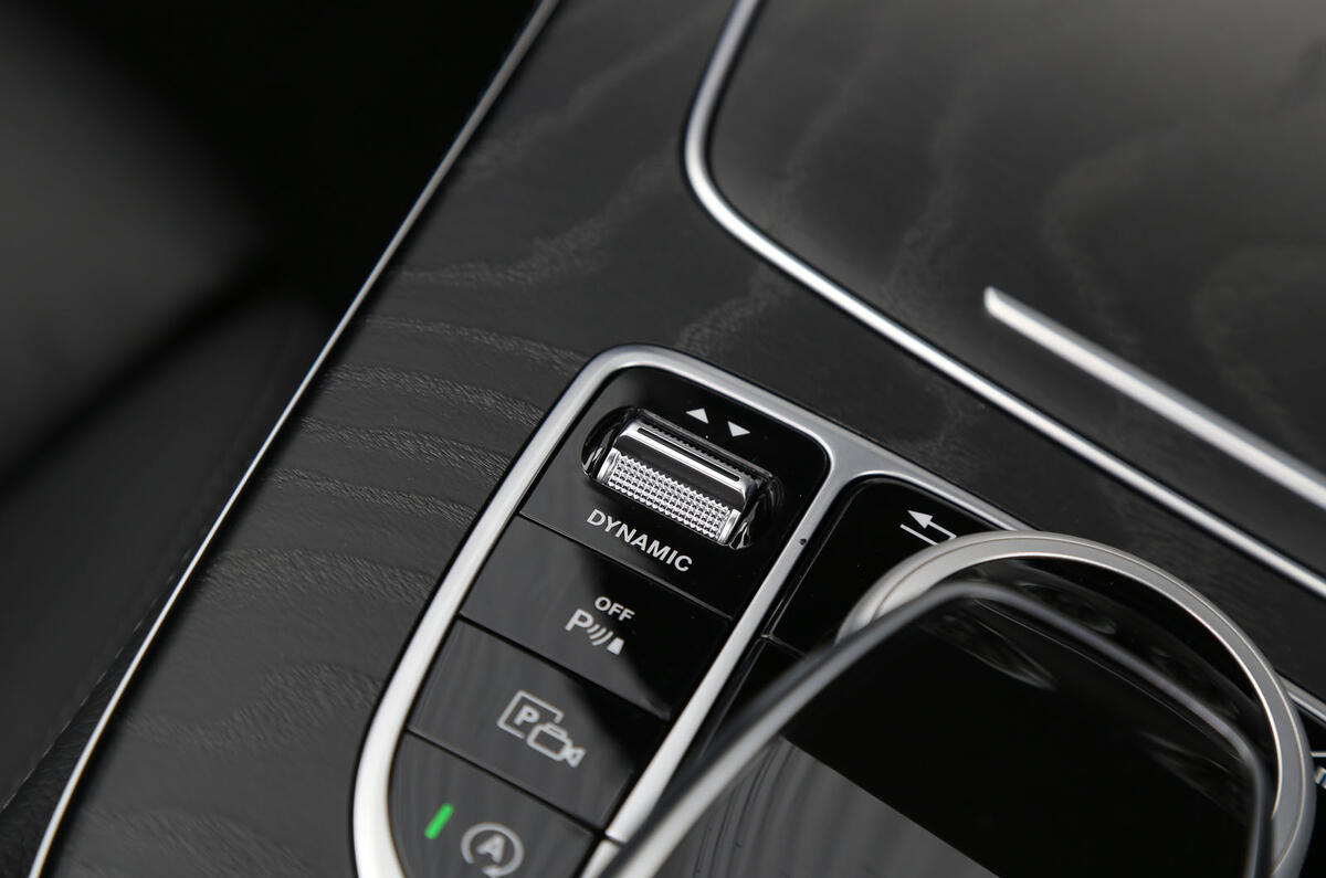Mercedes-Benz E-Class Coupé dynamic controls