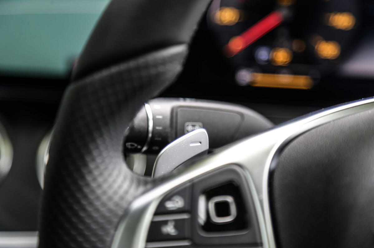 Mercedes-Benz E-Class Coupé paddle shifters