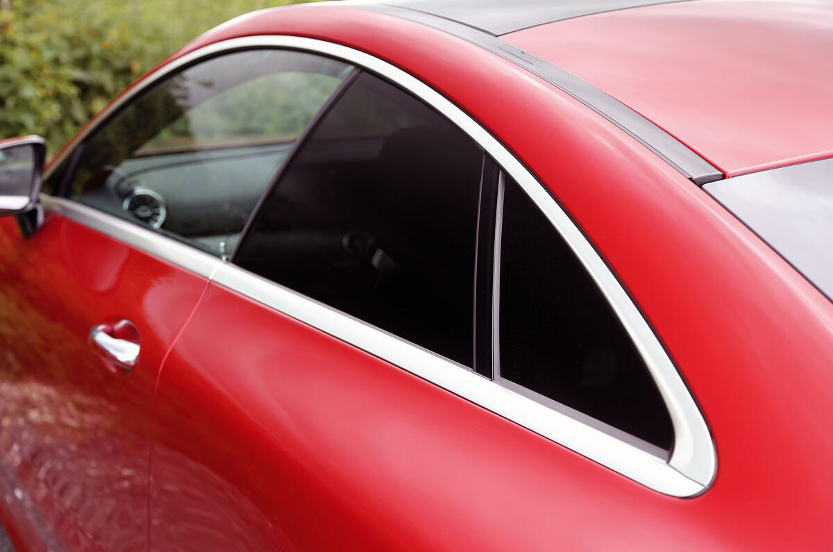Mercedes-Benz E-Class Coupé sloping roofline