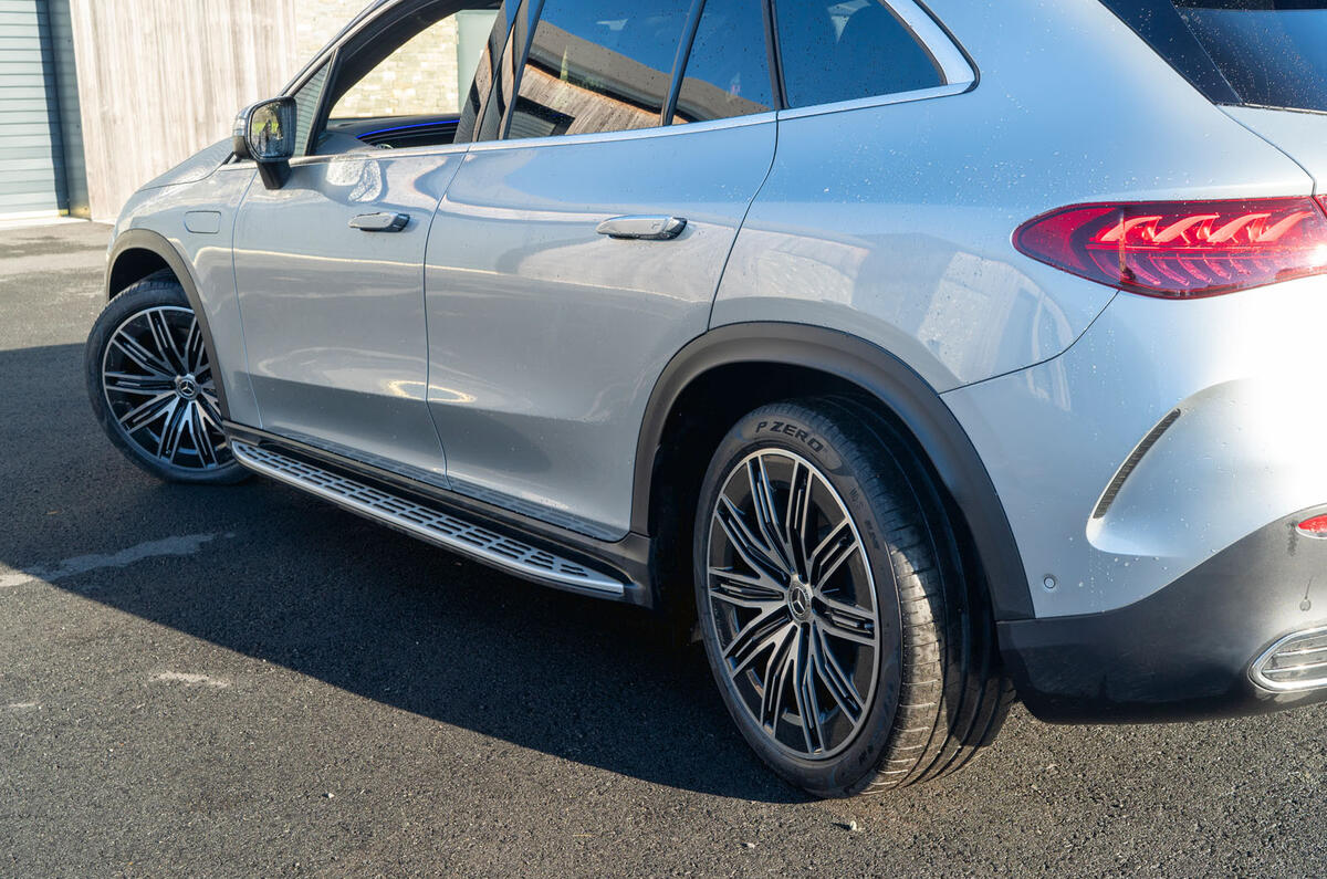 mercedes benz eqe suv review 2023 08 4 wheel steering mercedes benz eqe suv review 2023 08 4 wheel steering