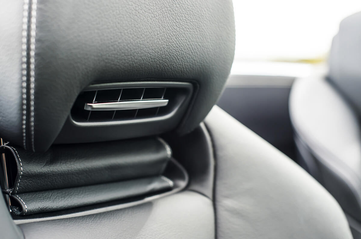 Mercedes-Benz SL air scarf