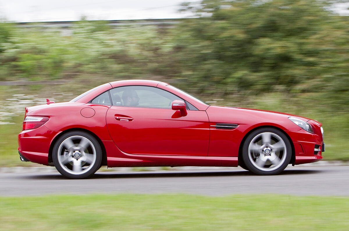The 200 feels merely adequate in its performance rather than brimming with eagerness Mercedes-Benz SLK side profile