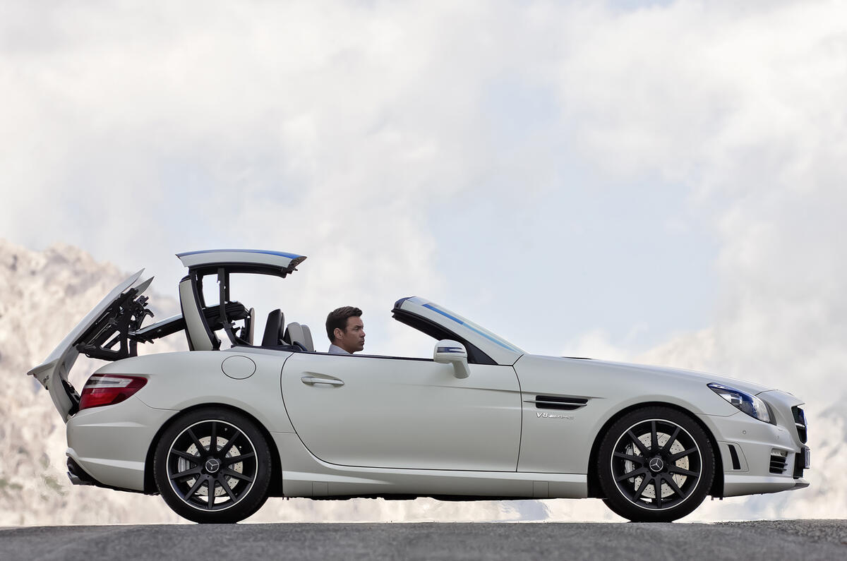 Mercedes SLK55 AMG revealed