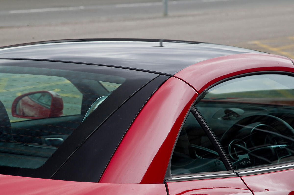 The joins in the roof are very visible at the top of the A-pillars and along the B-pillars Mercedes-Benz SLK panoramic sunroof
