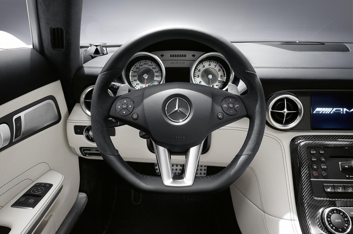Frankfurt show - Mercedes SLS Roadster Frankfurt show - Mercedes SLS Roadster