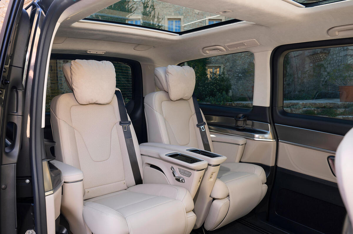 mercedes benz vlass review 2024 12 sièges arrières