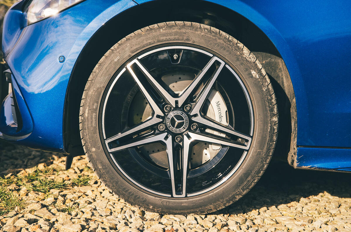 MErcedes C Class reveiw 2025 007