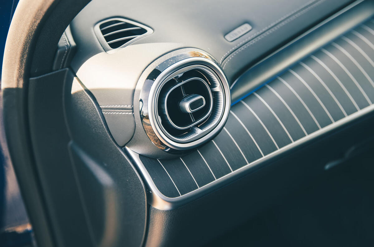 MErcedes C Class reveiw 2025 011