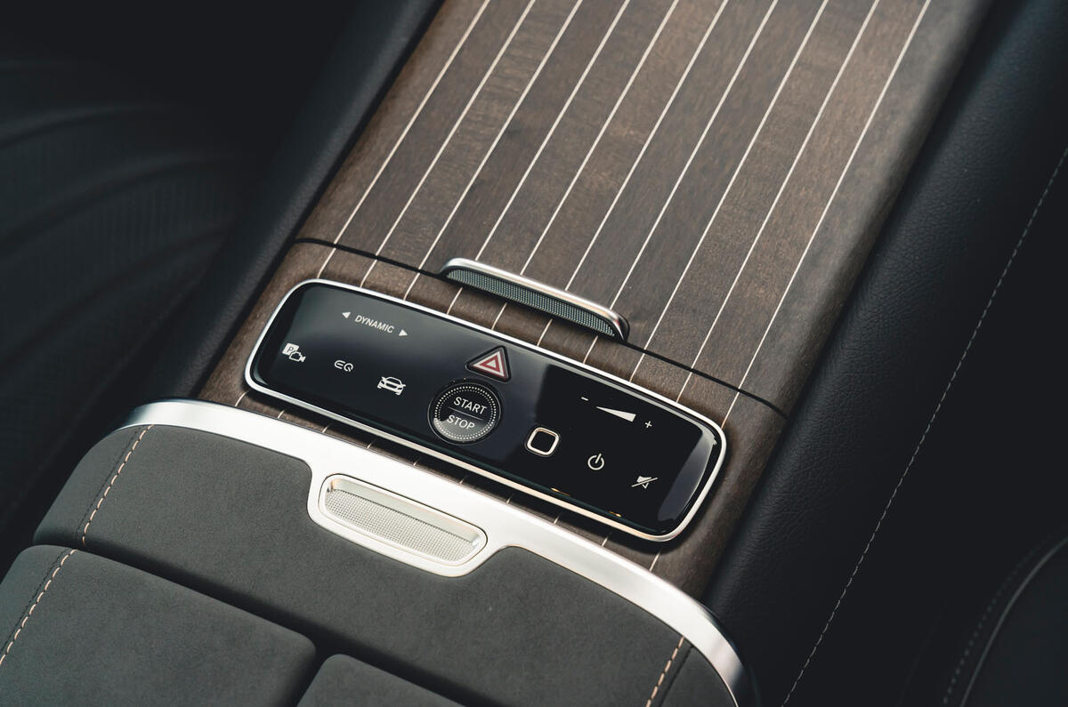 Mercedes EQS 450  RT 2025 centre console ME 20