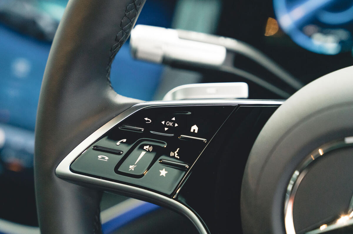 Mercedes EQS 450  RT 2025 steering wheel controls ME 24