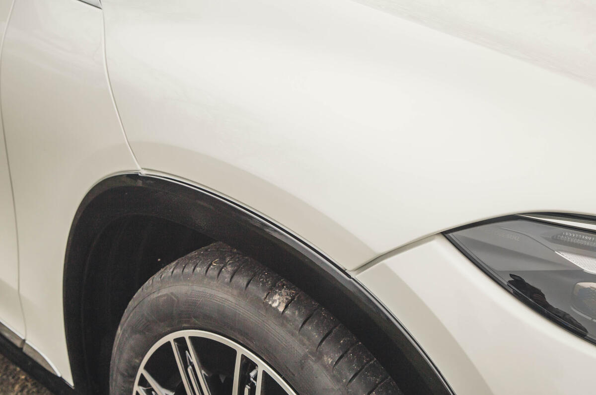 mercedes eqs suv review 2024 05 shutlines