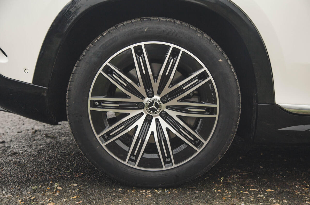 mercedes eqs suv review 2024 08 wheel