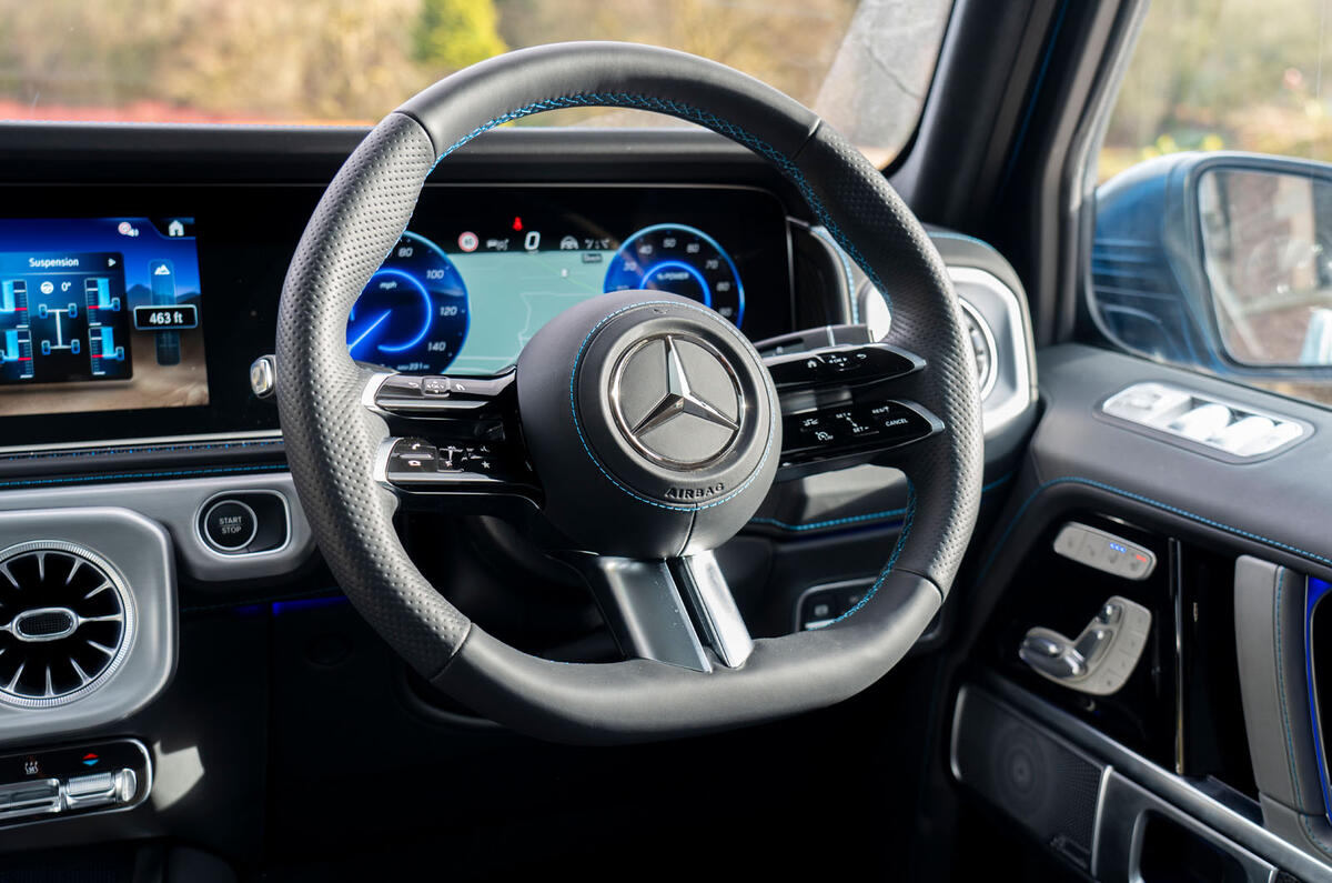 Mercedes G580 avis 2025 012 volant