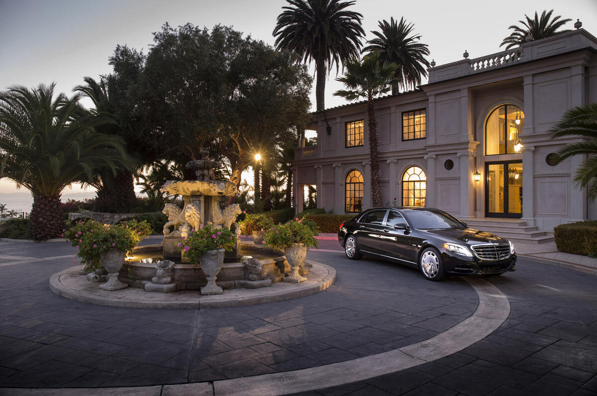 Mercedes-Maybach S 600 cornering