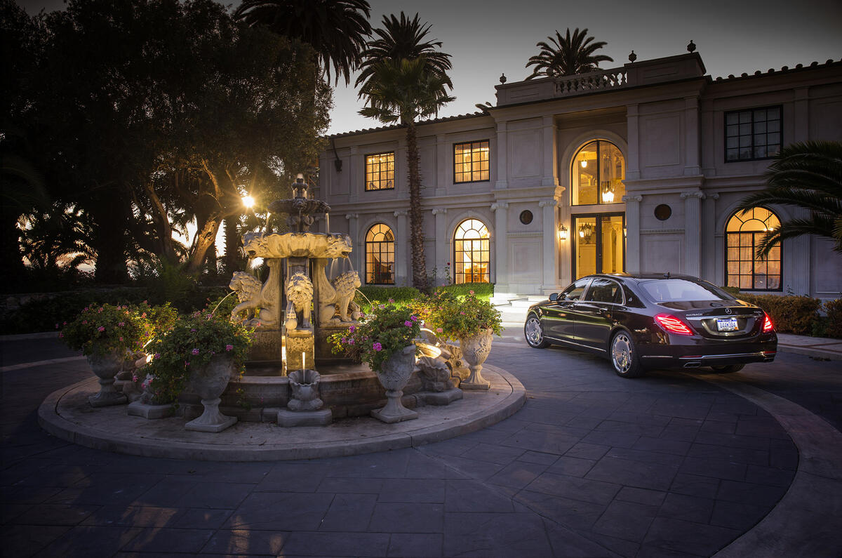 Mercedes-Maybach S 600 rear cornering