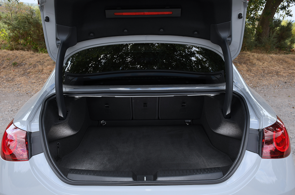 Mercedes CLA boot