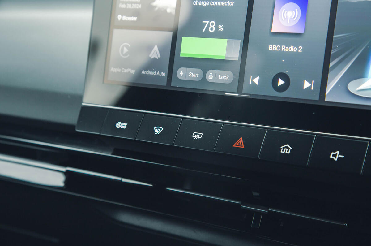 MG 4 X Power 2025 Review aircon controls 3 MG 4 X Power 2025 Review aircon controls 3