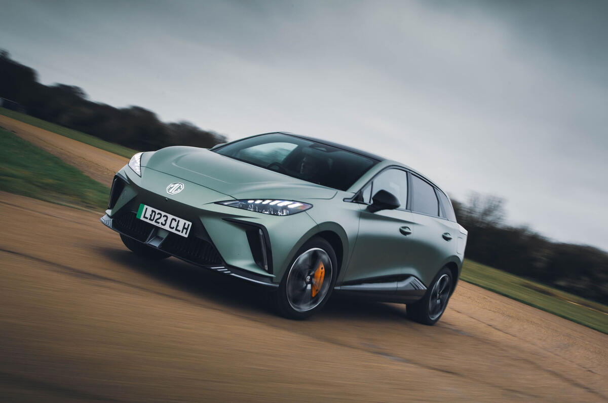 MG 4 X Power 2025 Review front tracking 3 MG 4 X Power 2025 Review front tracking 3