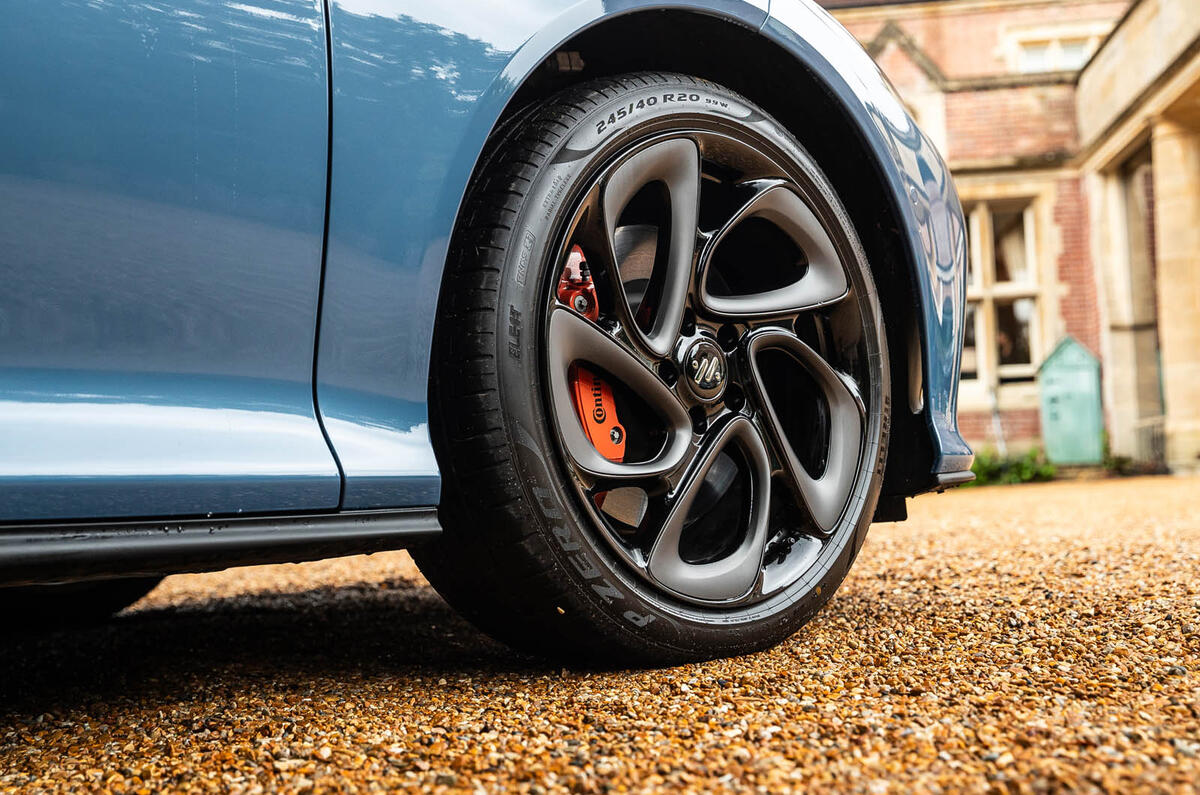 MG IM5 review 2025 028