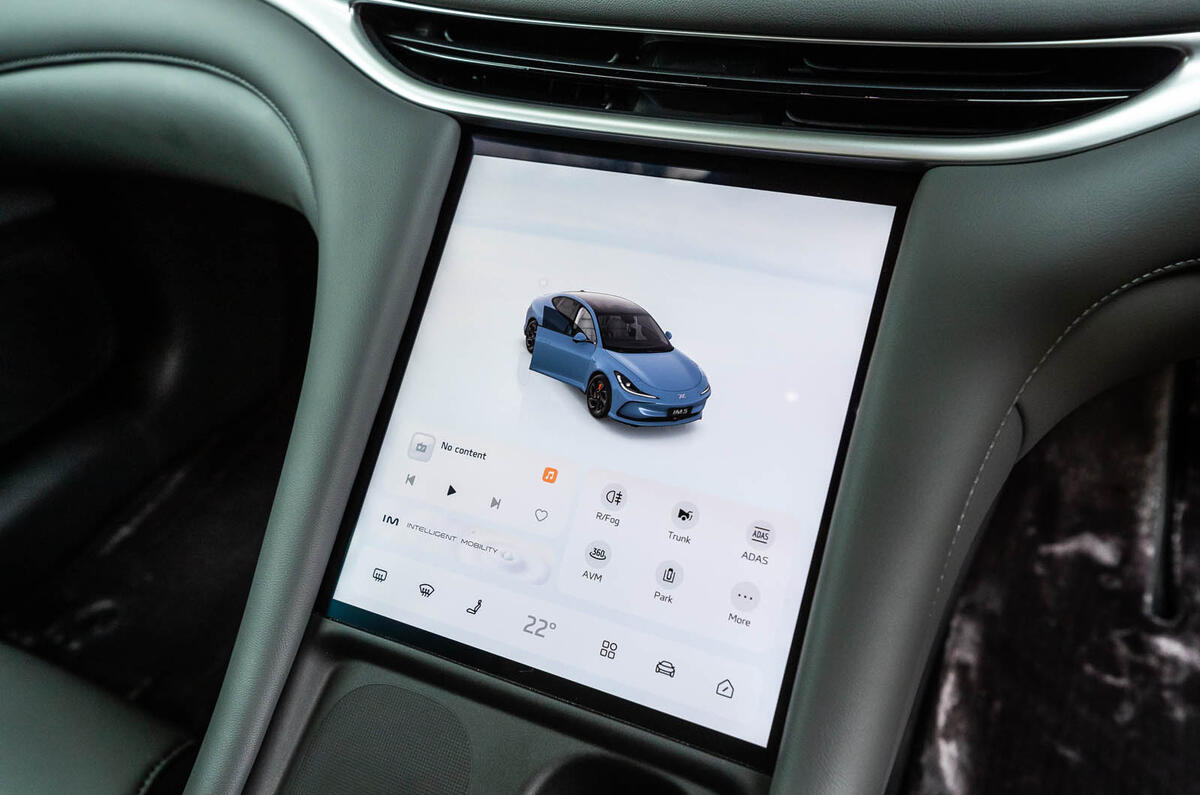 MG IM5 review 2025 033