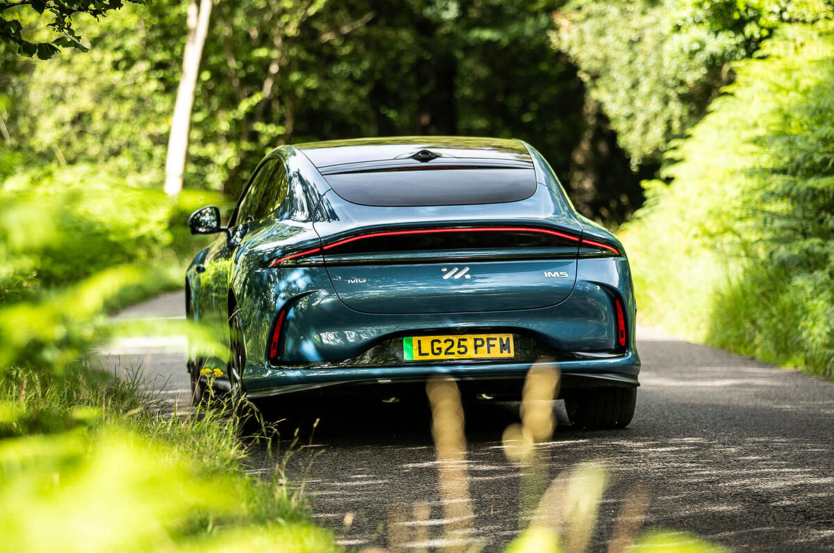 MG IM5 review 2025 041