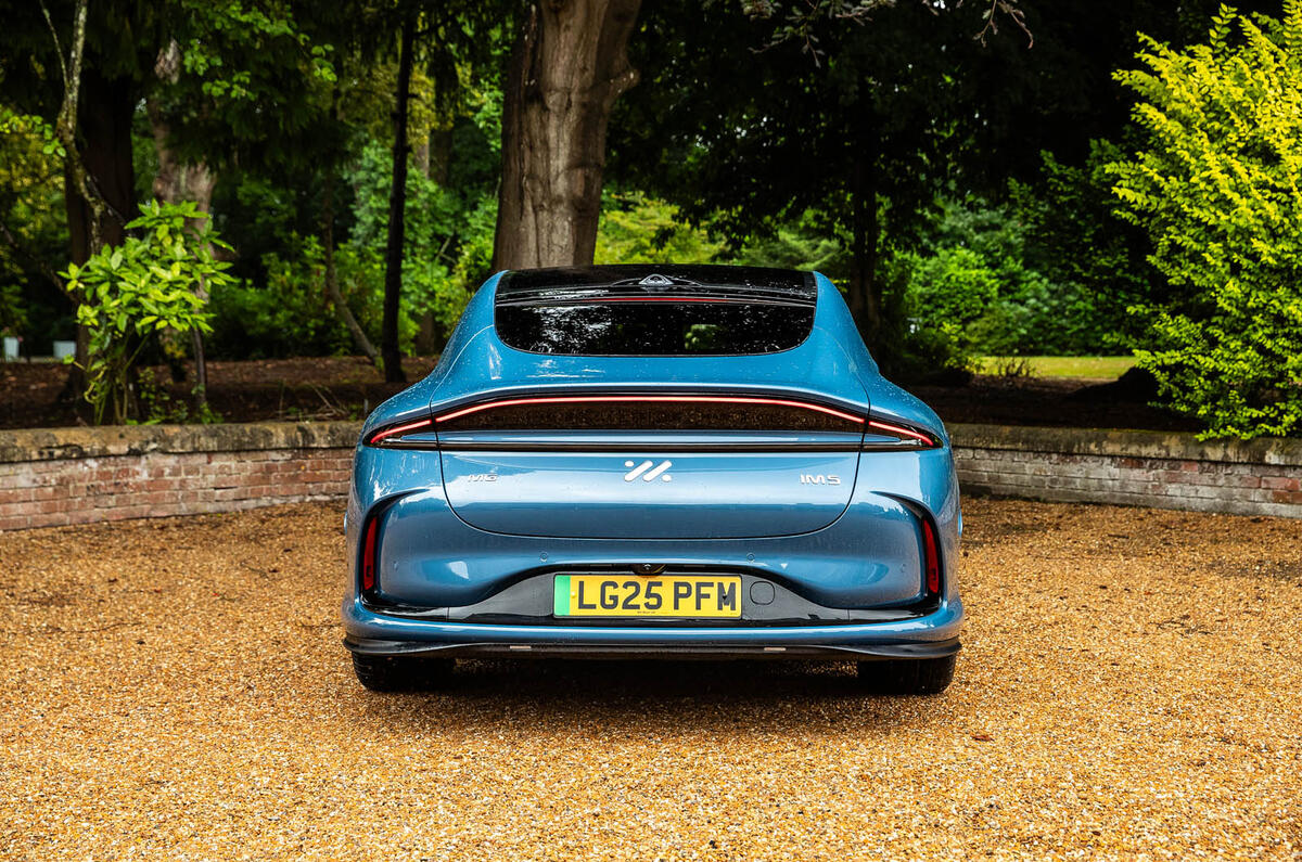 MG IM5 review 2025 045