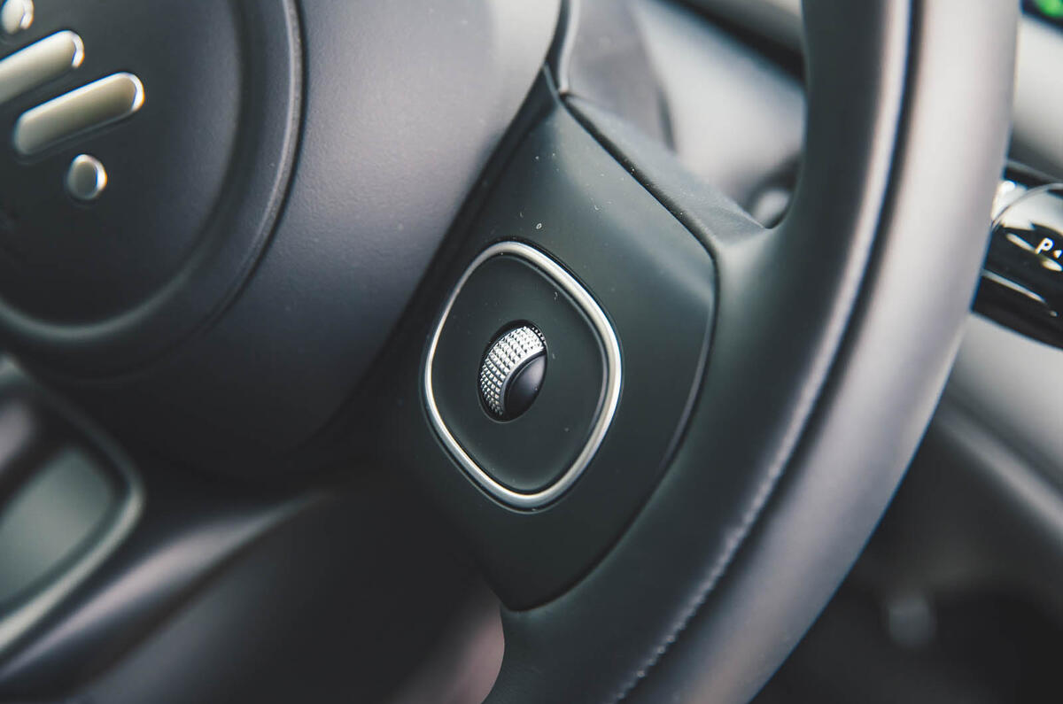 MG IM6 review 2025 0011