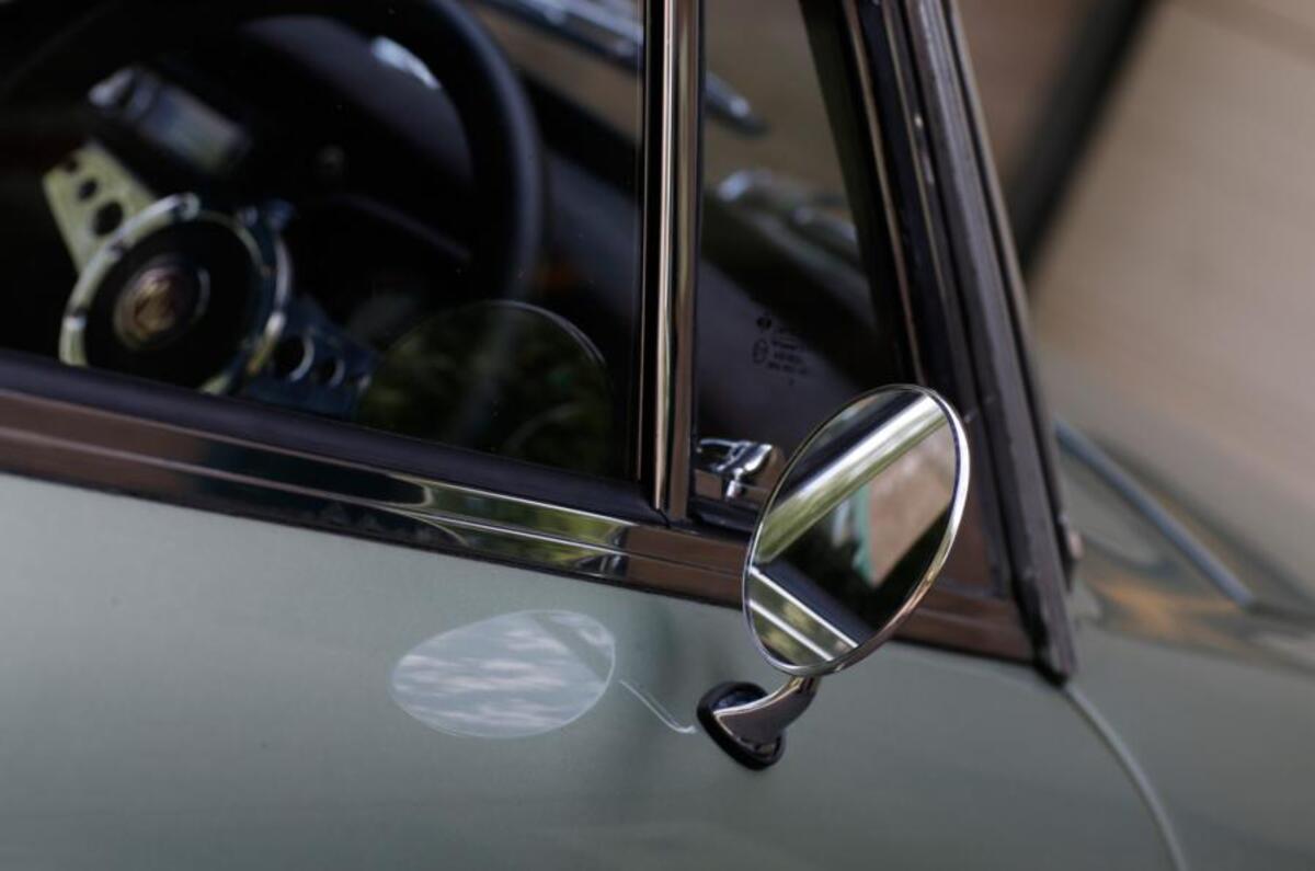 MG LE50 wing mirror