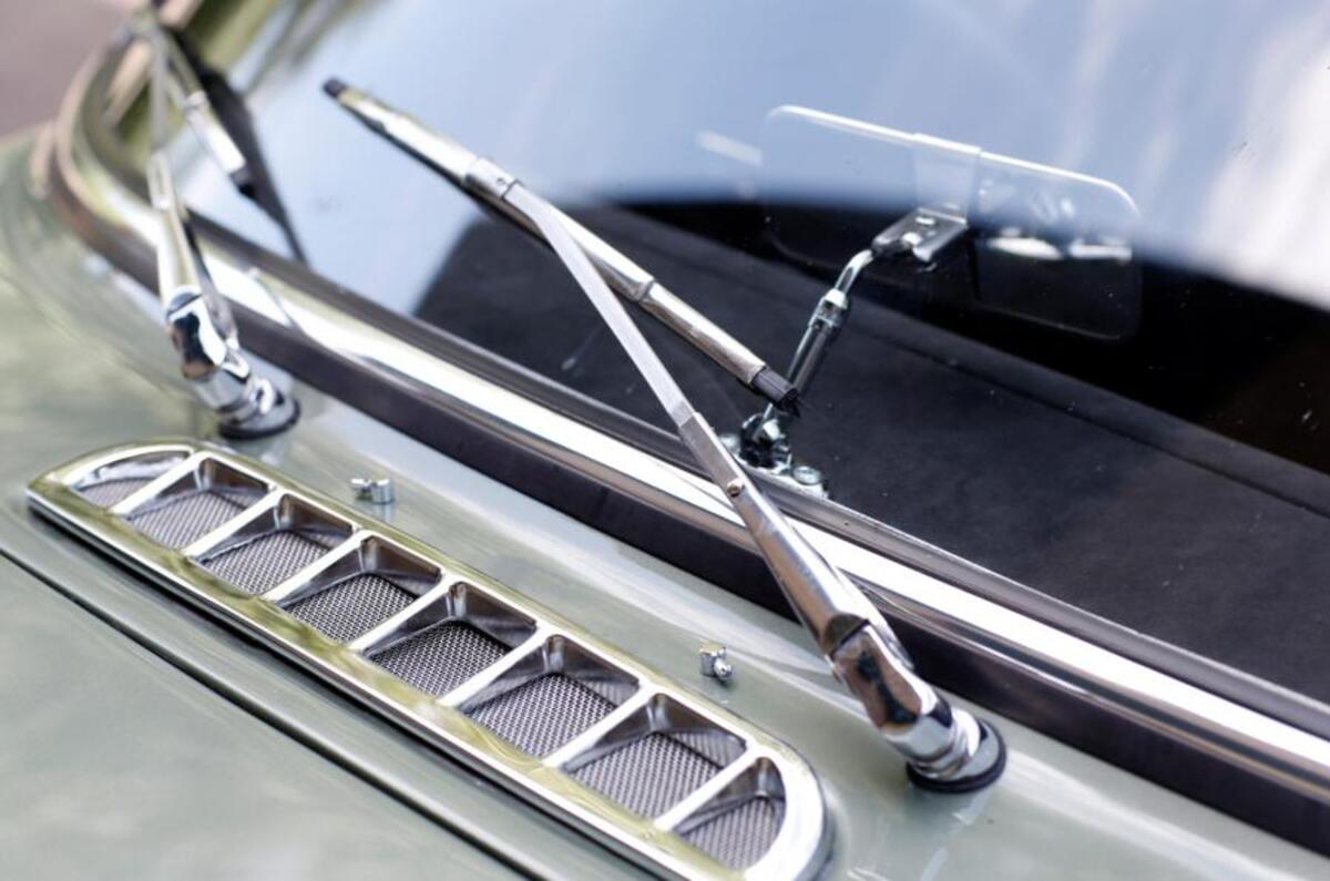 MG LE50 windscreen wipers