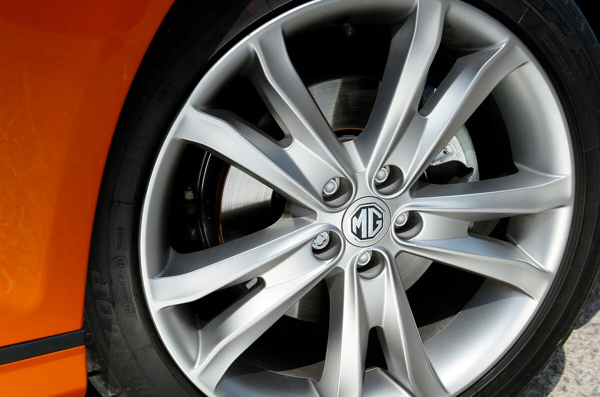 18in alloys don't corrupt the ride, and look good MG6 18in alloys